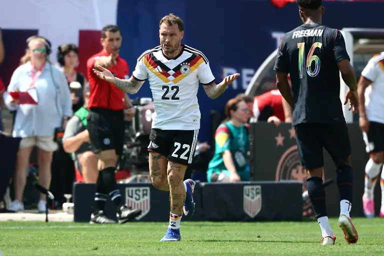 Fussball-Maenner-Nationalmannschaft-Vorbereitung-auf-die-Fussball-WM-2026-Laenderspiel-USA-Deutschland-im-Soldier-Field-David-Raum-Deutschland-reagiert-auf-den-Spielverlauf
