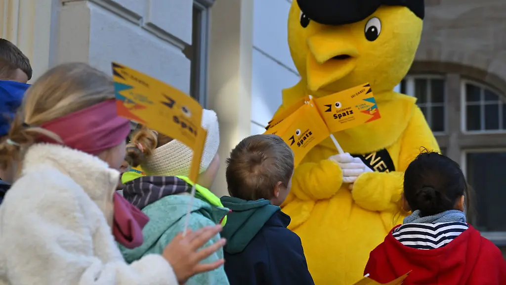 Mit-tausenden-Besuchern-gehoert-der-Goldene-Spatz-nach-eigenen-Angaben-zu-den-wichtigsten-Plattformen-fuer-Kindermedien-im-deutschsprachigen-Raum