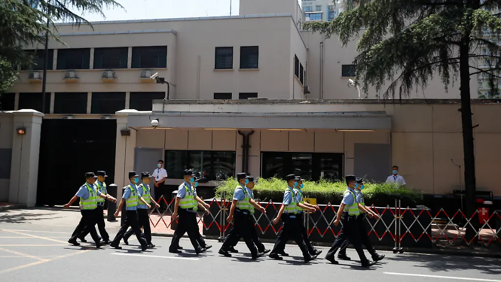 2020-07-27T043143Z-364836896-RC2G1I9LMG38-RTRMADP-3-USA-CHINA-CONSULATE