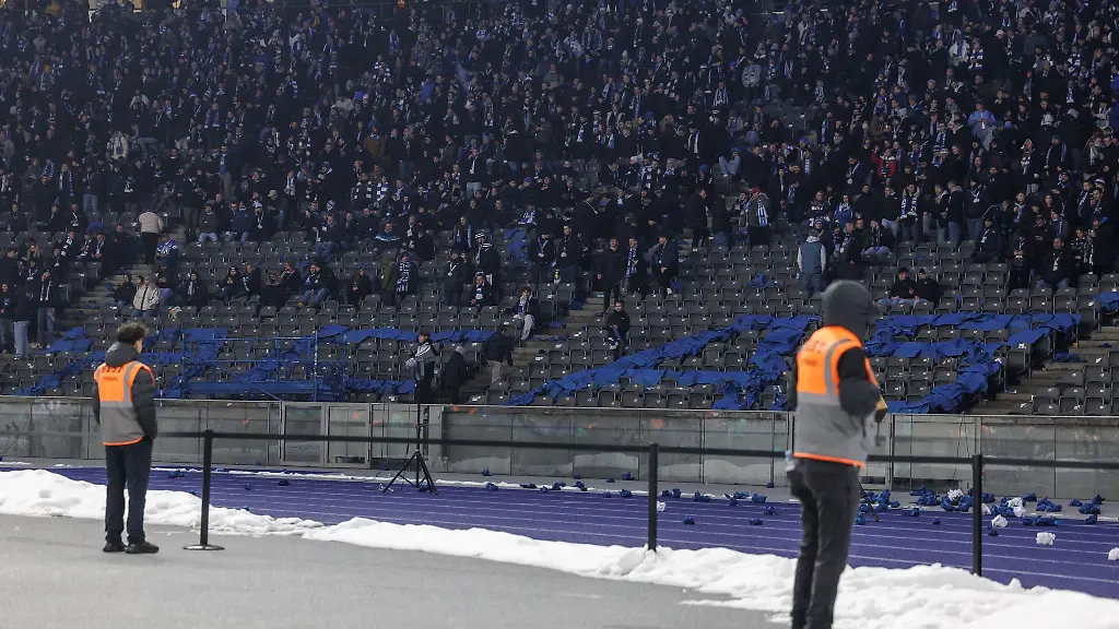 Beim-Spiel-der-2-Bundesliga-zwischen-Hertha-BSC-und-dem-FC-Schalke-04-am-17-Januar-war-es-zu-gewalttaetigen-Ausschreitungen-gekommen
