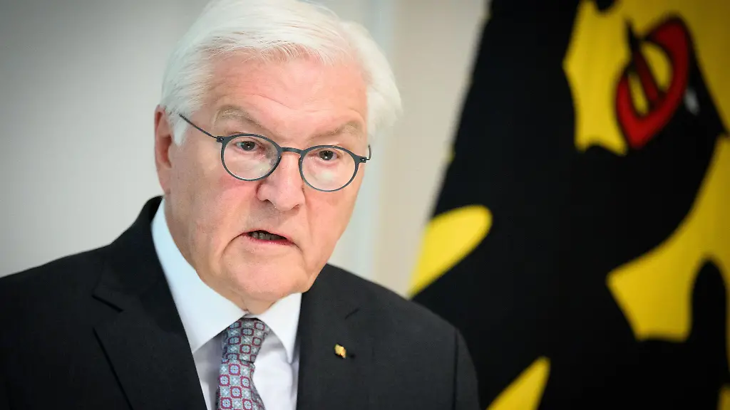 Bundespraesident-Frank-Walter-Steinmeier-kann-sich-nach-einer-frueheren-Ablehnung-nun-Olympische-Spiele-2036-in-Deutschland-vorstellen