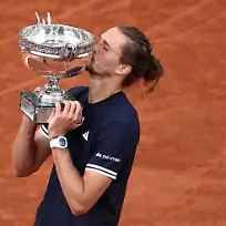 Tennis-French-Open-Roland-Garros-Paris-France-June-7-2026-Germany-s-Alexander-Zverev-kisses-the-trophy-as-he-celebrates-winning-the-final-against-Italy-s-Flavio-Cobolli-REUTERS-Guglielmo-Mangiapane