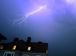 Schritt für Schritt zum Geld: Unwetterschäden? So melden Sie diese der Versicherung