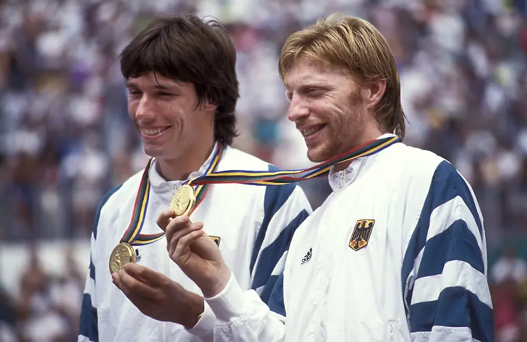 BECKER-Boris-und-STICH-Michael-Doppel-Team-GER-Olympiasieger-Olympischen-Sommerspiele-1992-in-Barcelona-in-Spanien-Tennis-Finale-Doppel-der-Maenner-am-17
