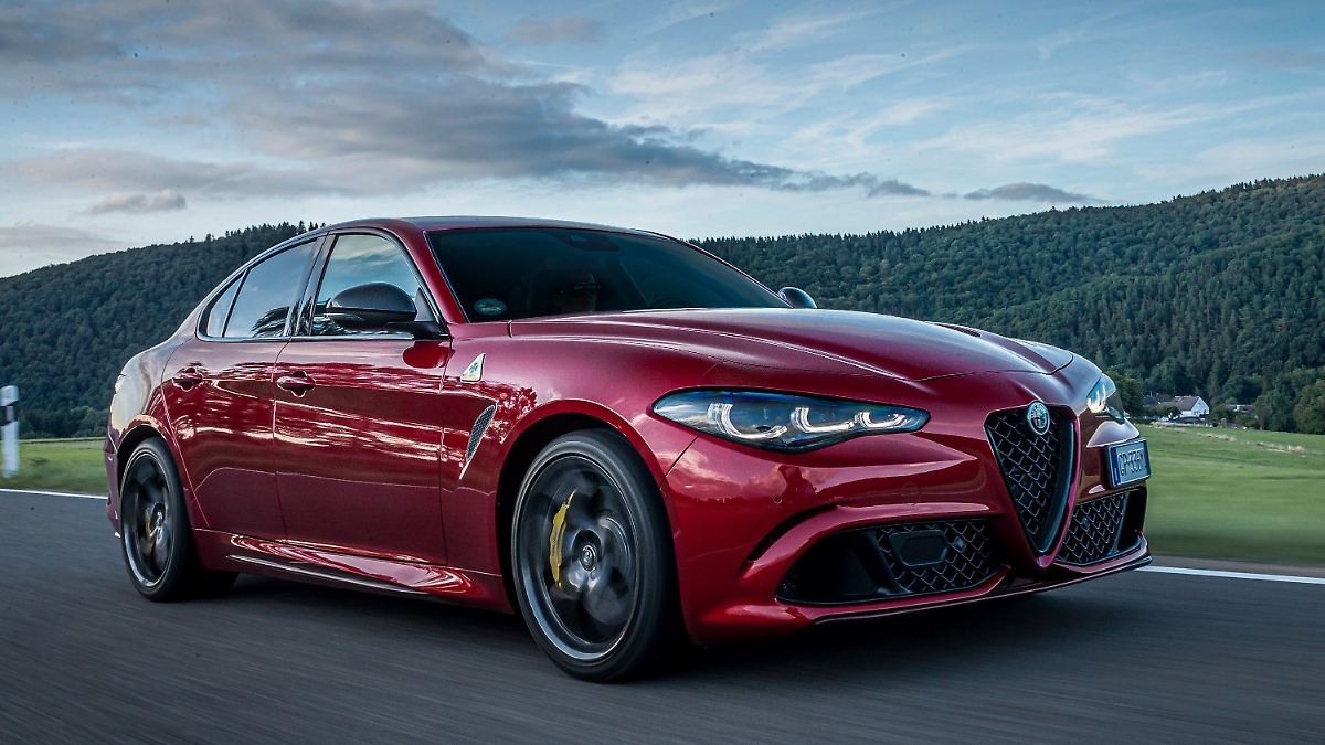 Ein-Auto-aus-einer-anderen-Zeit-Alfa-Romeo-Giulia-Quadrifoglio-zur-ck-zu-Vollgas