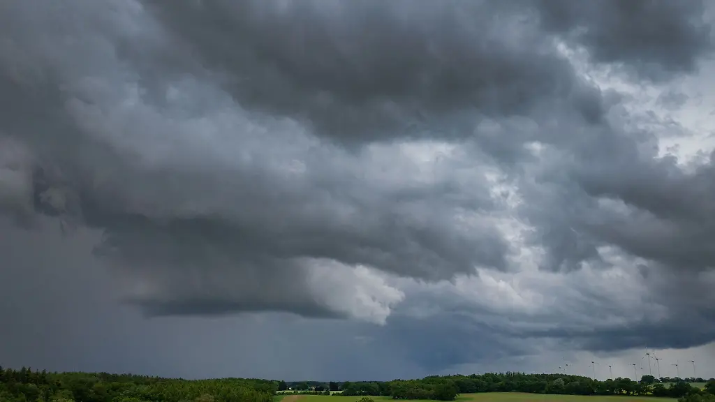 Am-Montag-soll-es-in-Mecklenburg-Vorpommern-trotz-wolkigem-Himmel-trocken-bleiben