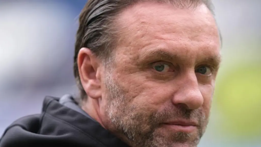 Der-fruehere-HSV-Trainer-Doll-sieht-den-HSV-vor-dessen-dritter-Saison-in-der-2-Bundesliga-unter-besonderem-Druck