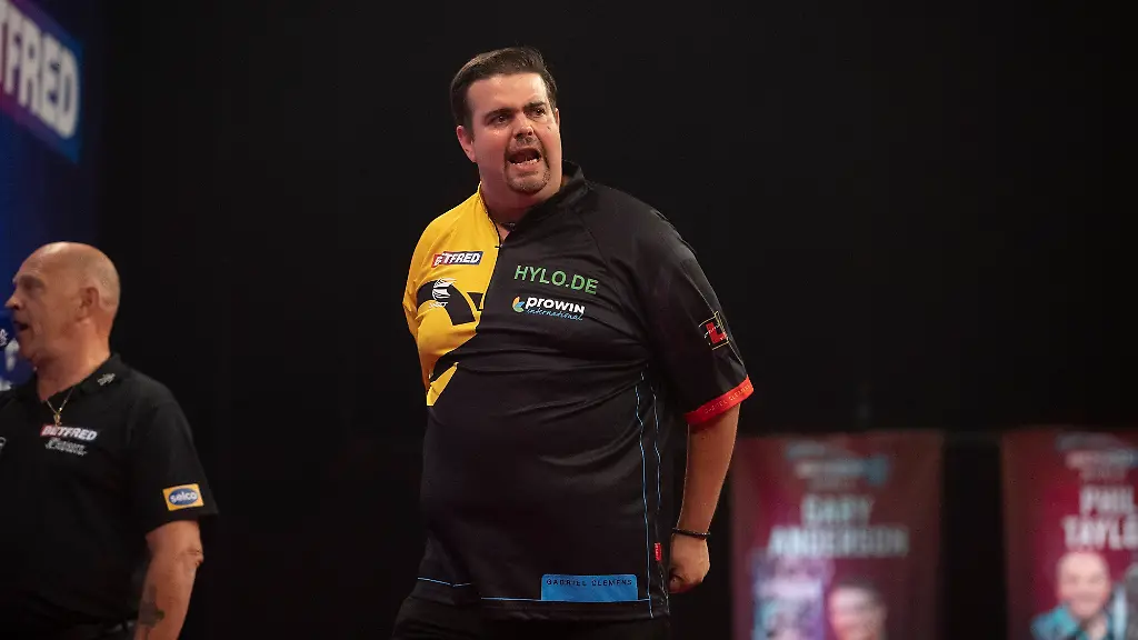 WLDMTCHPLAY-RD1-CLEMENS1A