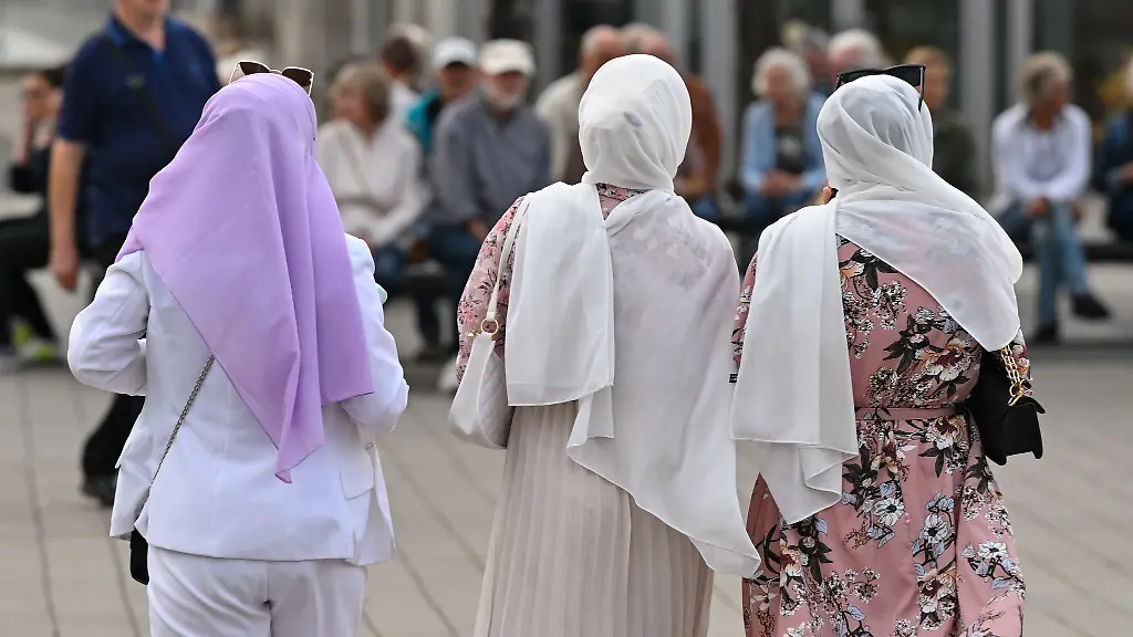 Fast-tausend-Vorfaelle-die-sich-gegen-Muslime-oder-muslimische-Institutionen-in-Berlin-richteten-sind-von-einer-Dokumentationsstelle-gezaehlt-worden