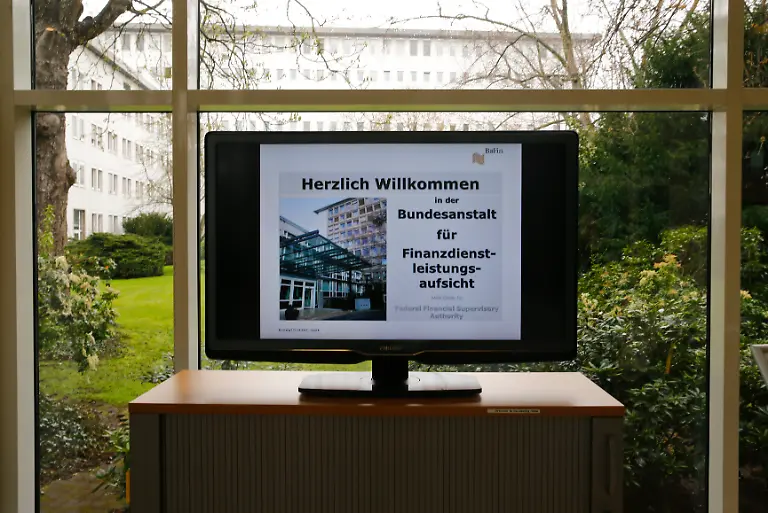 2016-04-05T120000Z-1981308390-LR2EC4513Z9HB-RTRMADP-3-PANAMA-TAX-GERMANY