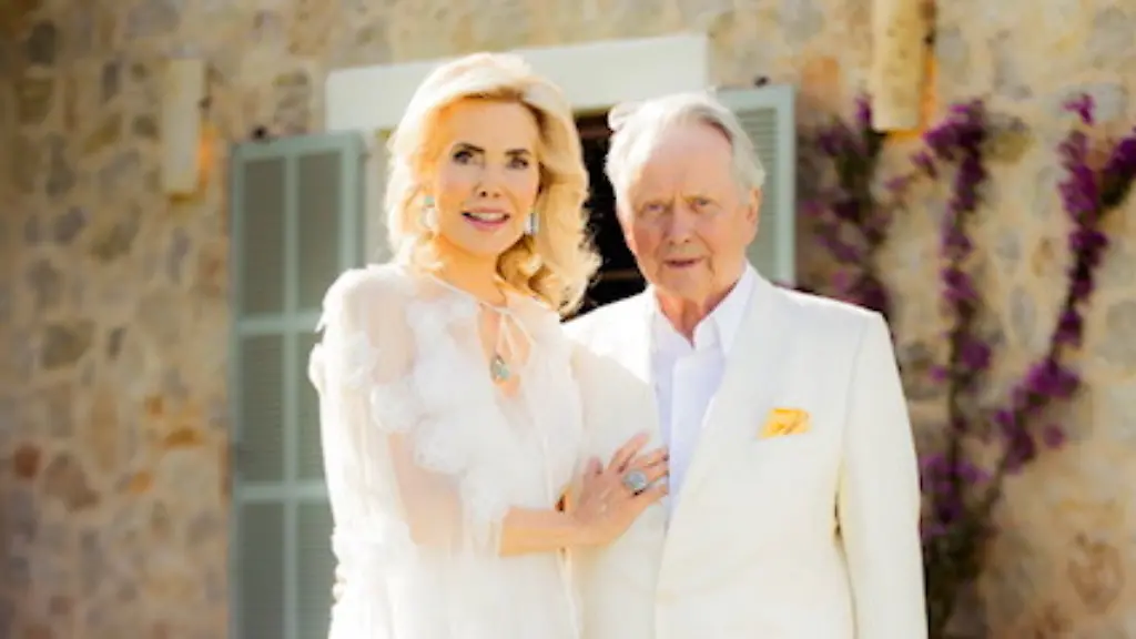 Gabriela-und-Wolfgang-Porsche-feiern-ihre-Hochzeit-auf-Mallorca-Der-Porsche-Aufsichtsratschef-und-seine-Partnerin-hatten-am-6-Dezember-in-Salzburg-standesamtlich-geheiratet