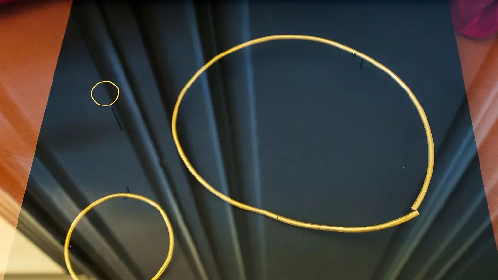 Bei-den-Ausgrabungen-wurden-als-Grabbeigaben-auch-mehrere-goldene-Ringe-entdeckt