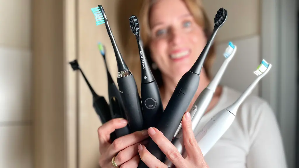 Elektrische-Schallzahnbuersten-7Magic-Happybrush-Aquasonic-Oclean-Wondersmile-OralB-Pulsonic-Philips-Sonicare-v-l-n-r-im-ntv-Produkt-Check