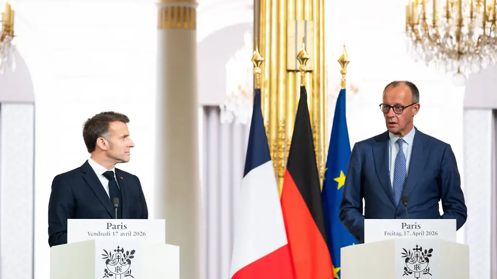 Italian-Prime-Minister-British-Prime-Minister-French-President-Emmanuel-Macron-and-German-Chancellor-Friedrich-Merz-deliver-a-joint-statement-following-an-international-summit-on-efforts-to-reopen-the-Strait-of-Hormuz-at-the-Elysee-Palace-in-Paris-on-April-17-2026-The-meeting-comes-as-the-two-week-ceasefire-between-the-US-and-Iran-is-due-to-expire-on-April-22-Jeanne-Accorsini-Pool-Bestimage-Paris-France-PUBLICATIONxNOTxINxFRAxUKxUSAxAUSxBEL-Copyright-xJeannexAccorsinix-xPoolx-xBestimagexJeannexAccorsinix-xPoolx-xBestimagex