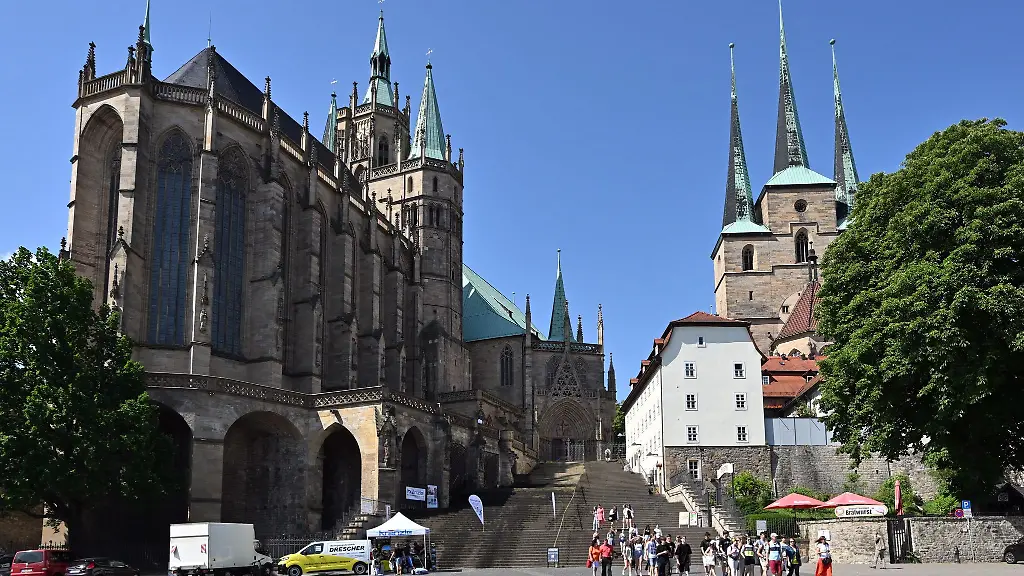 Ein-Wahrzeichen-von-Erfurt-ist-der-Dom