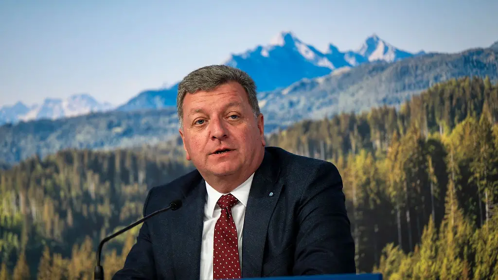 Bayerns-Bauminister-Bernreiter-will-buerokratische-Huerden-beim-Wohnungsbau-abschaffen