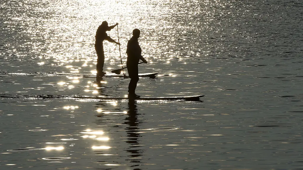 Auch-Aktivitaeten-wie-Stand-Up-Paddling-beinhaltet-der-neue-Saar-Pass