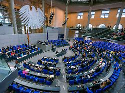 Sparsignal an Bevölkerung: Diätenerhöhung im Bunde