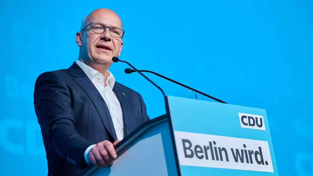 Berlins-Regierender-Buergermeister-Kai-Wegner-CDU-will-seine-Arbeit-im-Roten-Rathaus-fortsetzen