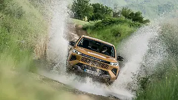 Toyota_Hilux_2026_VO