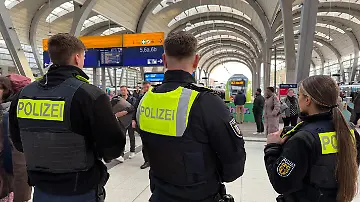 599588537