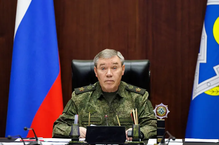DIESES-FOTO-WIRD-VON-DER-RUSSISCHEN-STAATSAGENTUR-TASS-ZUR-VERFUeGUNG-GESTELLT-RUSSIA-MOSCOW-APRIL-16-2026-Russia-s-First-Deputy-Defence-Minister-Valery-Gerasimov-Chief-of-the-General-Staff-of-the-Russian-Armed-Forces-takes-part-in-a-video-conference-meeting-of-the-Military-Committee-of-the-Collective-Security-Treaty-Organization-CSTO