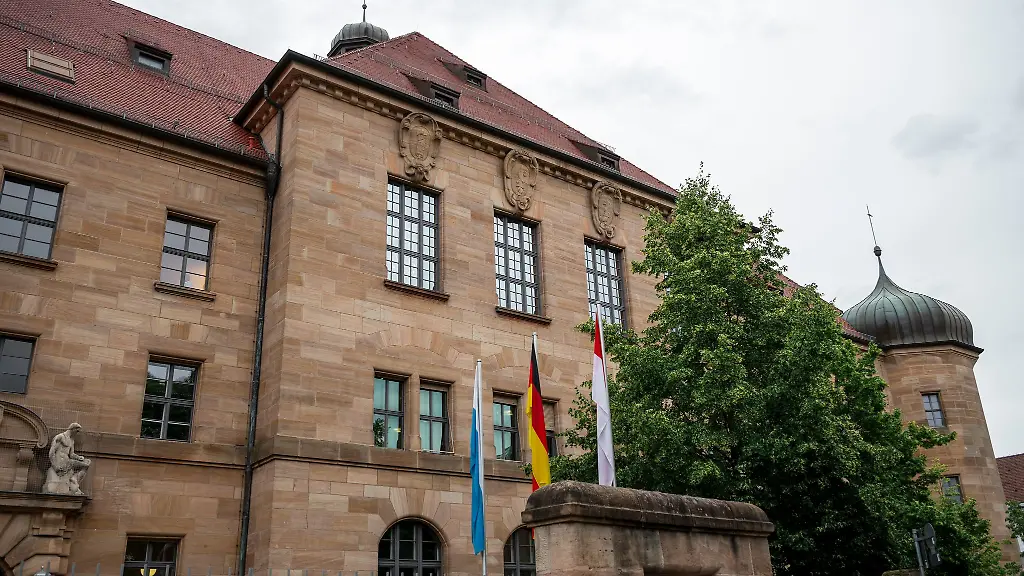 Der-Prozess-gegen-Demonstranten-die-auf-den-Hof-des-bayerischen-Bauernpraesidenten-eingedrungen-sein-sollen-ist-in-Nuernberg-gestartet