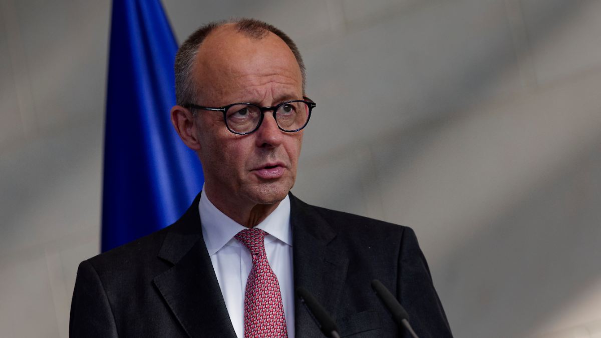 arbeitgeber-und-gewerkschaften-bundeskanzler-merz-l-dt-zum-gipfel-der-keiner-sein-soll