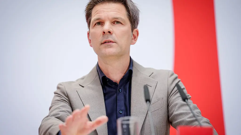 Berlins-SPD-Landesvorsitzender-Steffen-Krach-uebt-Kritik-an-der-Bundesregierung