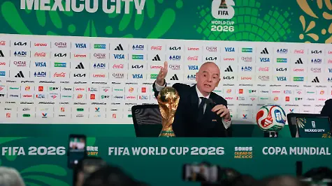 FIFA-World-Cup-2026-FIFA-President-Gianni-Infantino-Press-Conference-Estadio-Azteca-Mexico-City-Mexico-June-10-2026-FIFA-President-Gianni-Infantino-with-the-FIFA-World-Cup-trophy-during-the-press-conference-REUTERS-Henry-Romero
