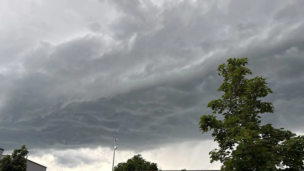 Wolken-ziehen-wieder-auf