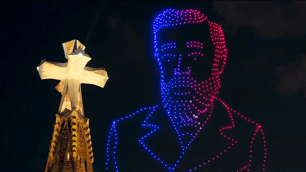 Drones-form-the-face-of-Catalan-architect-Antoni-Gaudi-during-the-blessing-and-inauguration-of-the-Tower-of-Jesus-Christ-at-the-Basilica-of-the-Sagrada-Familia-during-Pope-Leo-XIV-s-apostolic-journey-in-Barcelona-Spain-June-10-2026-VISITA-PAPA-LEON-XIV-Handout-via-REUTERS-THIS-IMAGE-HAS-BEEN-SUPPLIED-BY-A-THIRD-PARTY-MANDATORY-CREDIT-NO-RESALES
