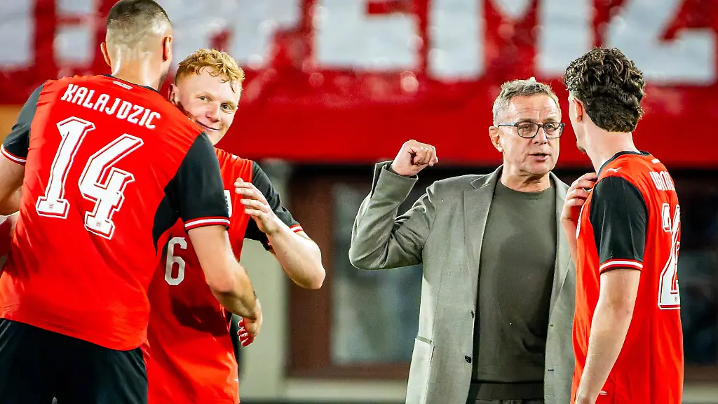 SOCCER-AUT-vs-TUN-test-match-VIENNA-AUSTRIA-01-JUN-26-SOCCER-OEFB-international-test-match-Austria-vs-Tunisia-Image-shows-the-rejoicing-of-Sasa-Kalajdzic-Nicolas-Seiwald-head-coach-Ralf-Rangnick-and-Paul-Wanner-AUT