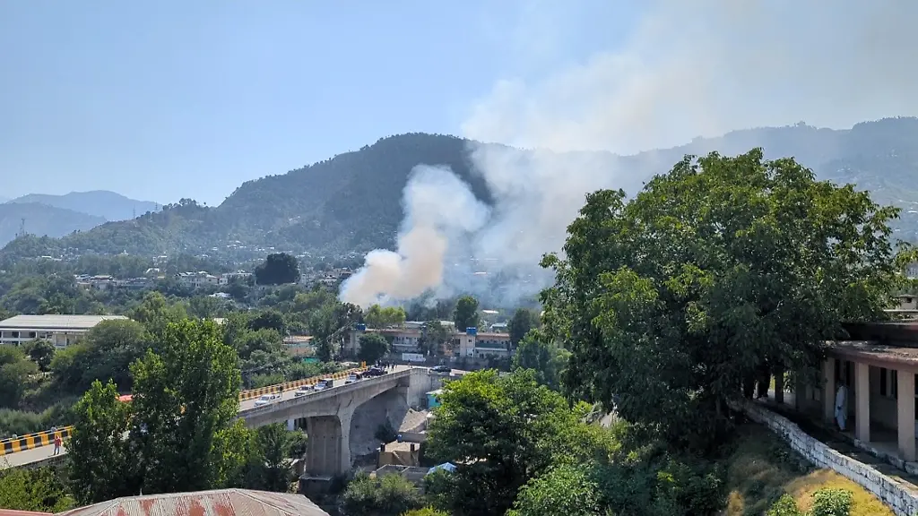 260610-MUZAFFARABAD-June-10-2026-Xinhua-This-photo-taken-with-a-mobile-phone-shows-smoke-rising-at-the-army-helicopter-crash-site-near-Muzaffarabad-in-Pakistan-controlled-Kashmir-June-10-2026-A-Pakistan-Army-Aviation-Mi-17-helicopter-crashed-near-Muzaffarabad-in-Pakistan-controlled-Kashmir-on-Wednesday-during-take-off-killing-all-personnel-on-board-the-military-said