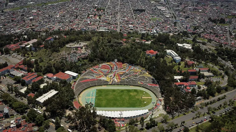 A-drone-view-shows-the-Alberto-Chivo-Cordova-University-Stadium-with-the-Atmosfera-mural-a-monumental-work-painted-directly-on-the-archways-and-natural-rocks-of-the-stadium-by-the-renowned-Mexican-artist-Leopoldo-Flores-Valdes-in-Toluca-Mexico-May-30-2026-REUTERS-Raquel-Cunha-SEARCH-CUNHA-MEXICO-SOCCER-FOR-THIS-STORY-SEARCH-WIDER-IMAGE-FOR-ALL-STORIES