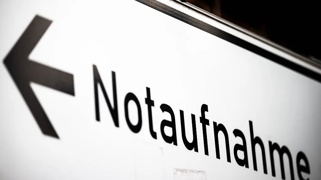 Zahlreiche-Menschen-in-Thueringen-gingen-laut-einer-Befragung-bei-ploetzlichen-Gesundheitsbeschwerden-ausserhalb-der-Praxisoeffnungszeiten-in-die-Notaufnahme