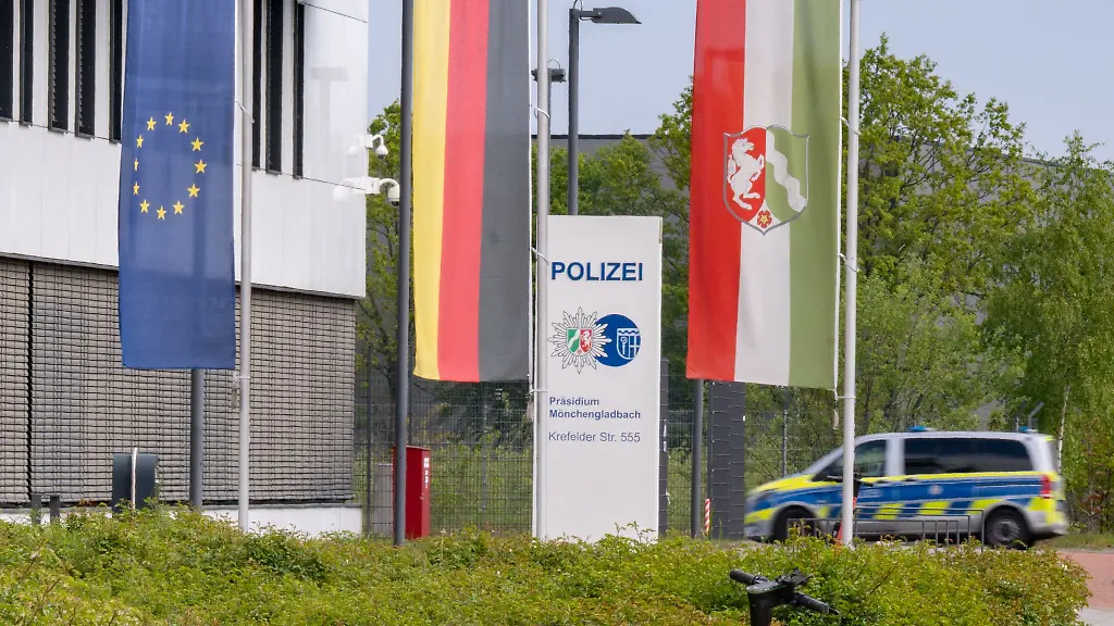 Die-Polizei-in-NRW-gind-am-fruehen-Morgen-gegen-eine-Betruegerbande-vor