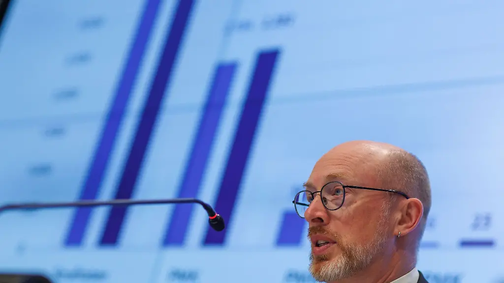 Auch-2025-bleibt-Rechtsextremismus-die-groesste-Bedrohung-fuer-die-Demokratie-im-Nordosten-sagt-Innenminister-Christian-Pegel-SPD