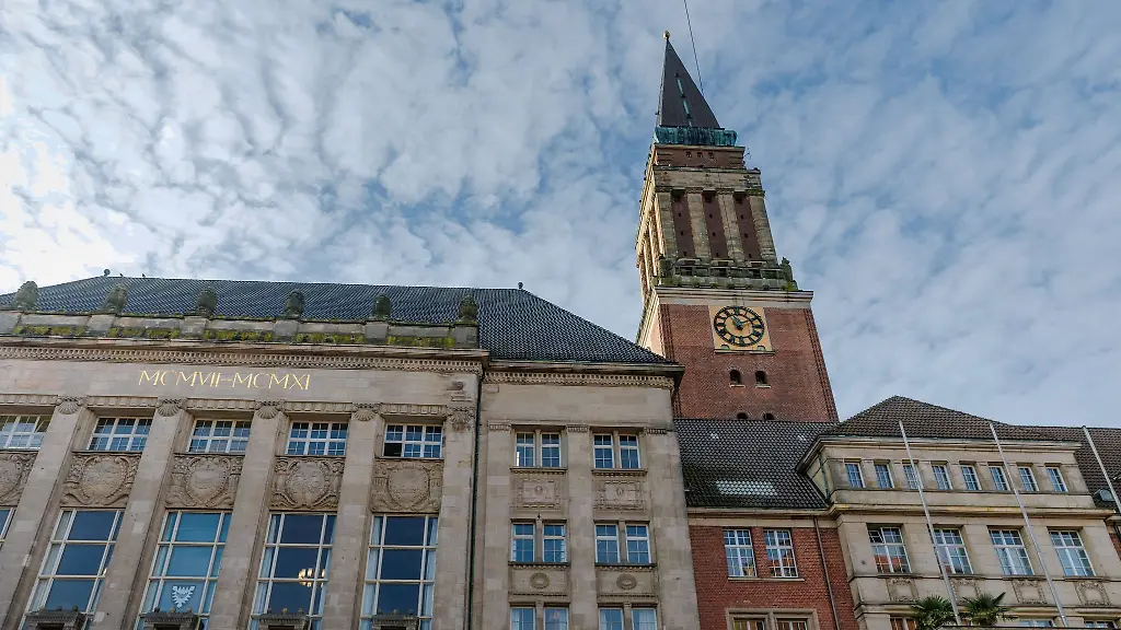 Das-Kieler-Rathaus-Die-Ratsversammlung-der-Stadt-hat-einer-Vereinbarung-mit-der-Bundeswehr-zugestimmt
