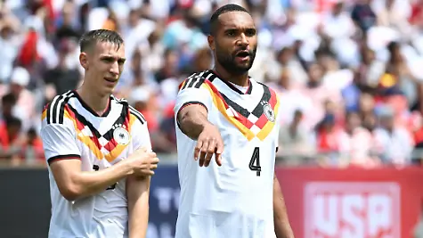 Fussball-Laenderspiel-Herren-Freundschaftsspiel-zur-Fussball-WM-2026-Soldier-Field-Chicago-USA-Deutschland-1-2-Jonathan-Tah-GER-Nico-Schlotterbeck-GER