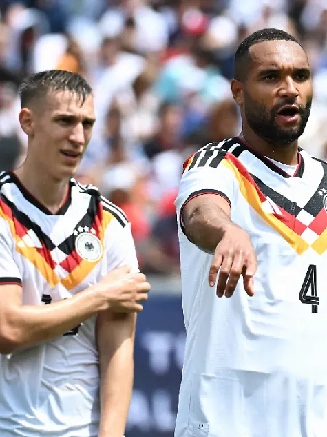 Fussball-Laenderspiel-Herren-Freundschaftsspiel-zur-Fussball-WM-2026-Soldier-Field-Chicago-USA-Deutschland-1-2-Jonathan-Tah-GER-Nico-Schlotterbeck-GER