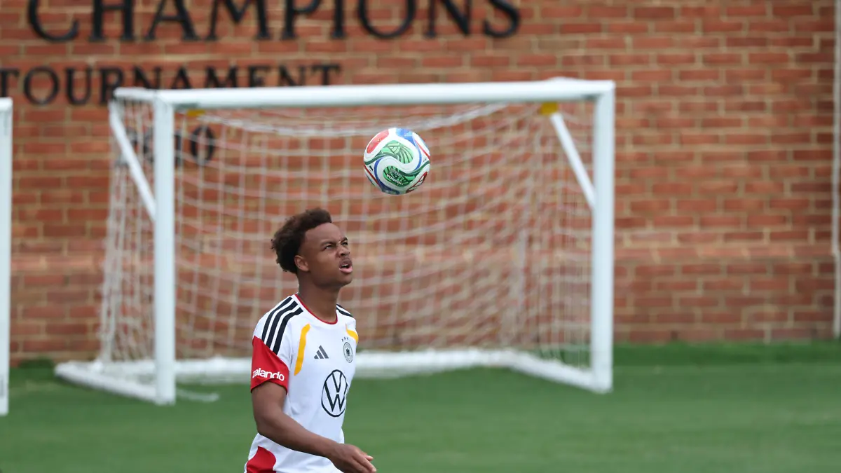 Fussball-Nationalmannschaft-Deutschland-Training-vor-dem-ersten-WM-Spiel-gegen-Curacao-Assan-Ouedraogo-in-Aktion