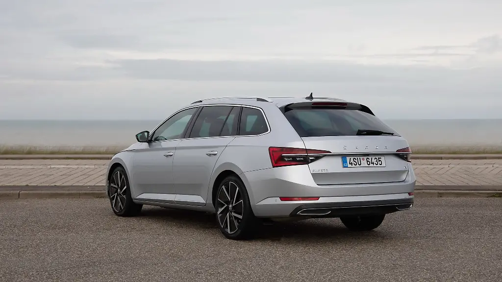 Super-Image-vom-Superb-viel-Auto-fuer-relativ-wenig-Geld-doch-was-kann-der-Skoda-als-Gebrauchter
