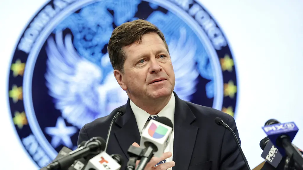 FILE-PHOTO-Jay-Clayton-United-States-Attorney-for-the-Southern-District-of-New-York-speaks-during-a-press-conference-in-New-York-City-U-S-December-10-2025