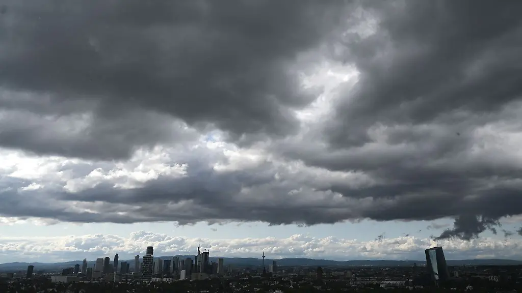 Viele-Wolken-Schauer-und-am-Samstag-auch-Sonne-bestimmen-das-Wetter-zum-Wochenende-in-Hessen