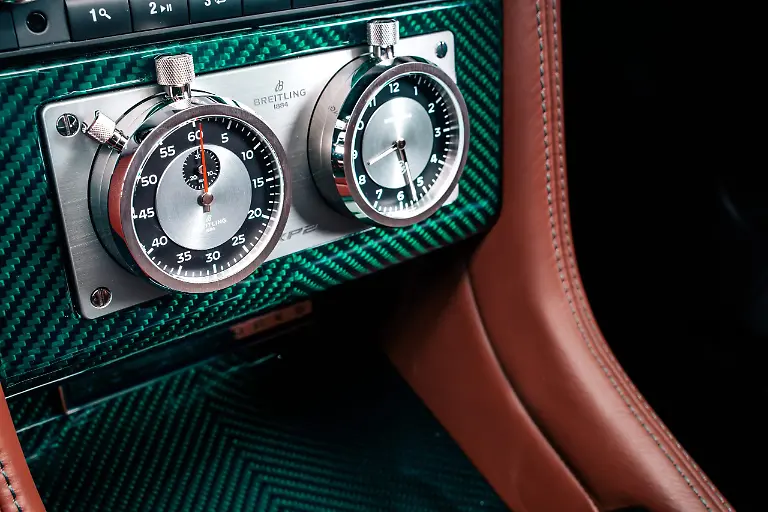 Auf-Wunsch-gibt-es-den-Ford-Escort-mit-Breitling-Stoppuhren