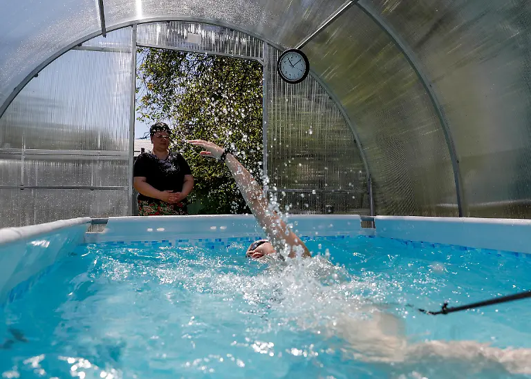 2020-05-28T000000Z-131061956-RC2SXG9SFO43-RTRMADP-3-HEALTH-CORONAVIRUS-RUSSIA-SPORTS