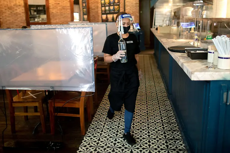 2020-06-16T000000Z-1946406847-RC2CAH9PEULB-RTRMADP-3-HEALTH-CORONAVIRUS-PHILIPPINES-RESTAURANTS