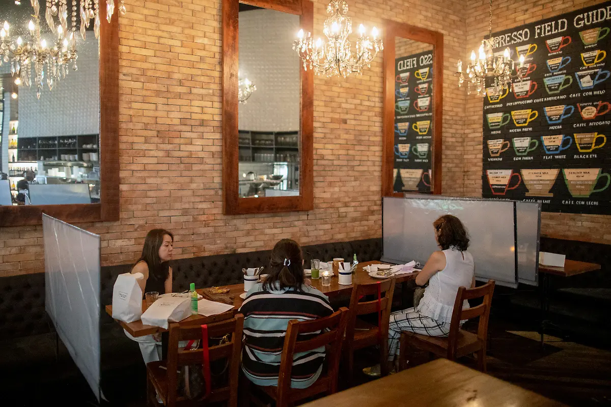 2020-06-16T000000Z-122341231-RC2CAH9TDT8E-RTRMADP-3-HEALTH-CORONAVIRUS-PHILIPPINES-RESTAURANTS