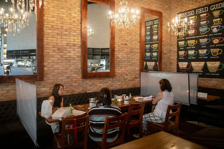 2020-06-16T000000Z-122341231-RC2CAH9TDT8E-RTRMADP-3-HEALTH-CORONAVIRUS-PHILIPPINES-RESTAURANTS